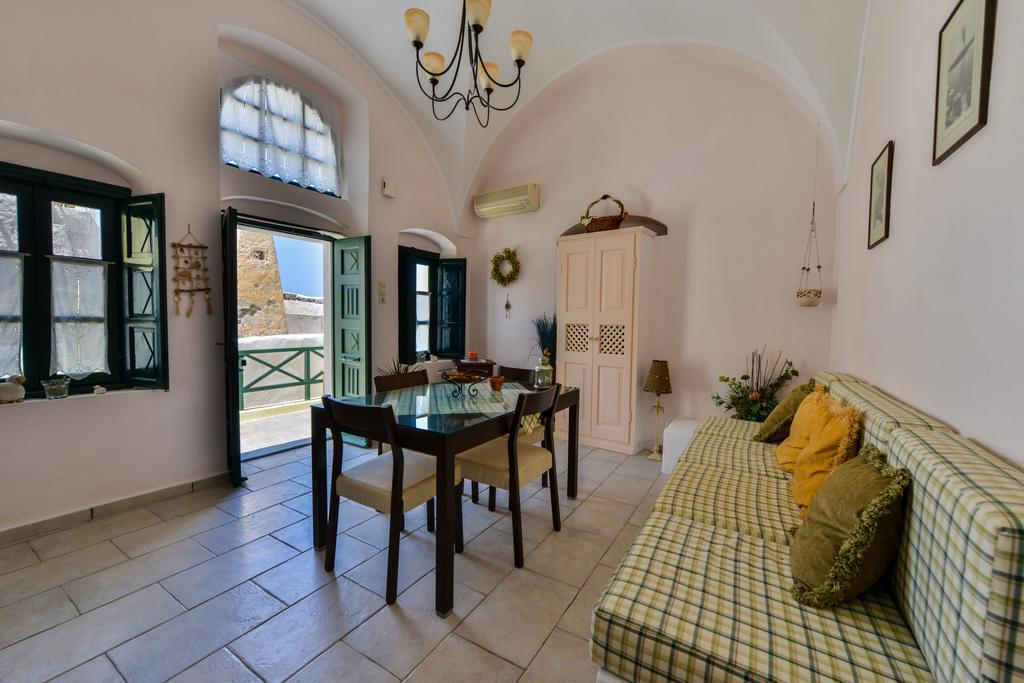 Christos Apartments Oia Екстериор снимка