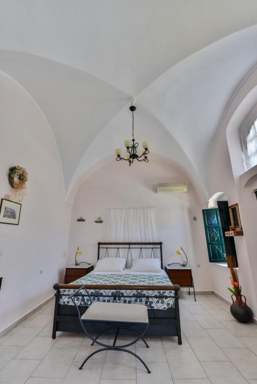 Christos Apartments Oia Екстериор снимка