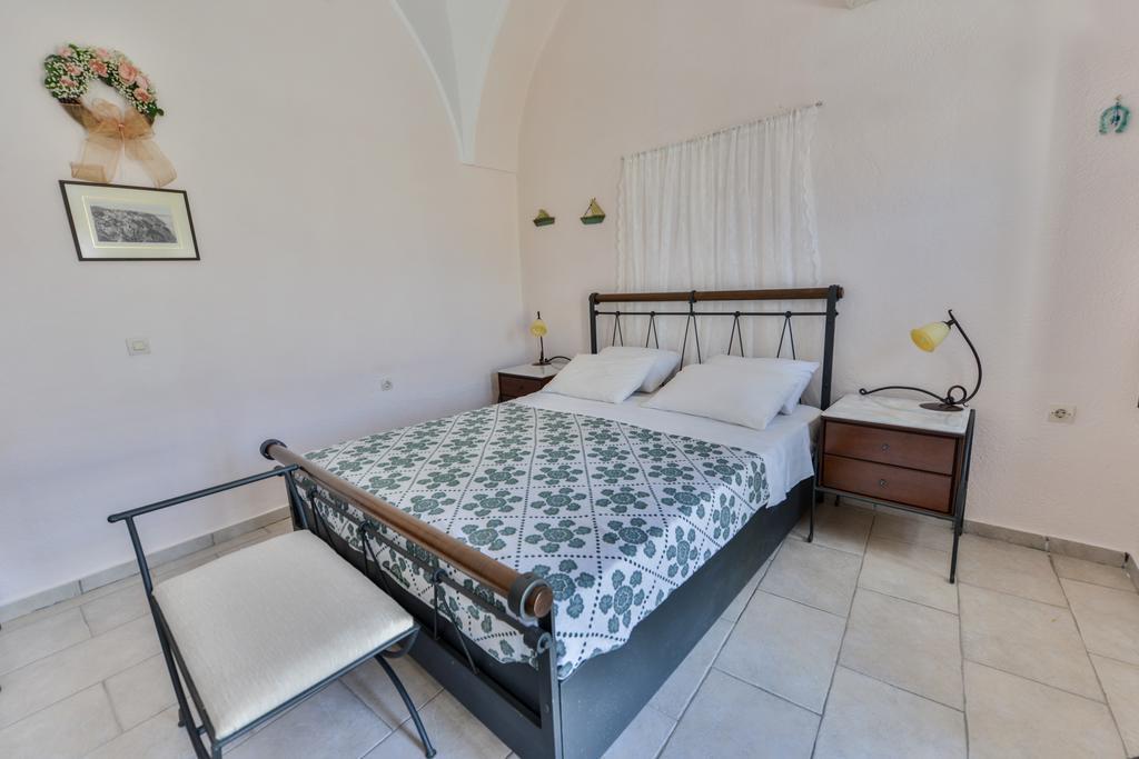 Christos Apartments Oia Екстериор снимка